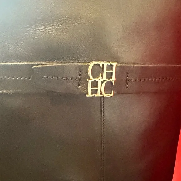 Elegant Carolina Herrera Black Leather Boots - Picture 7 of 12